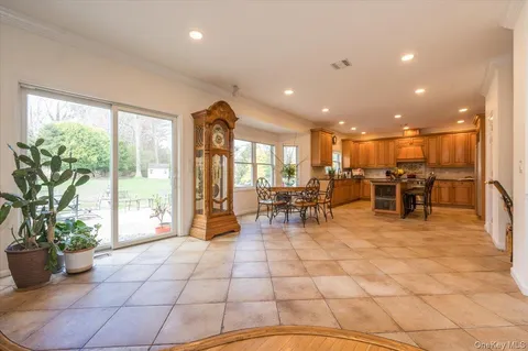 $2,250,000 | 129 Round Swamp Road, Huntington, NY 11743