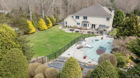 $2,250,000 | 129 Round Swamp Road, Huntington, NY 11743