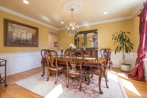 $2,250,000 | 129 Round Swamp Road, Huntington, NY 11743