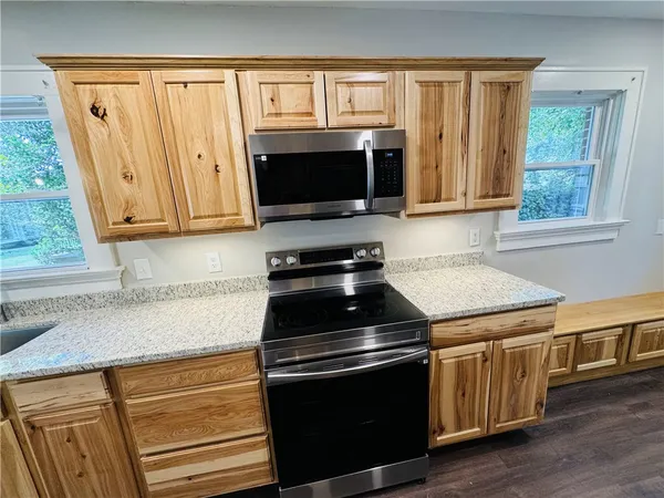 $2,450 | 212 Whitehall Road, Anderson, SC 29625