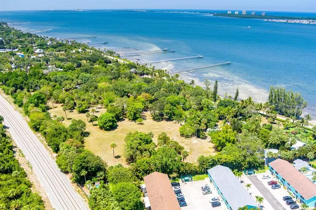 $8,900,000 | 13377 South Indian River Drive, Jensen Beach, FL 34957