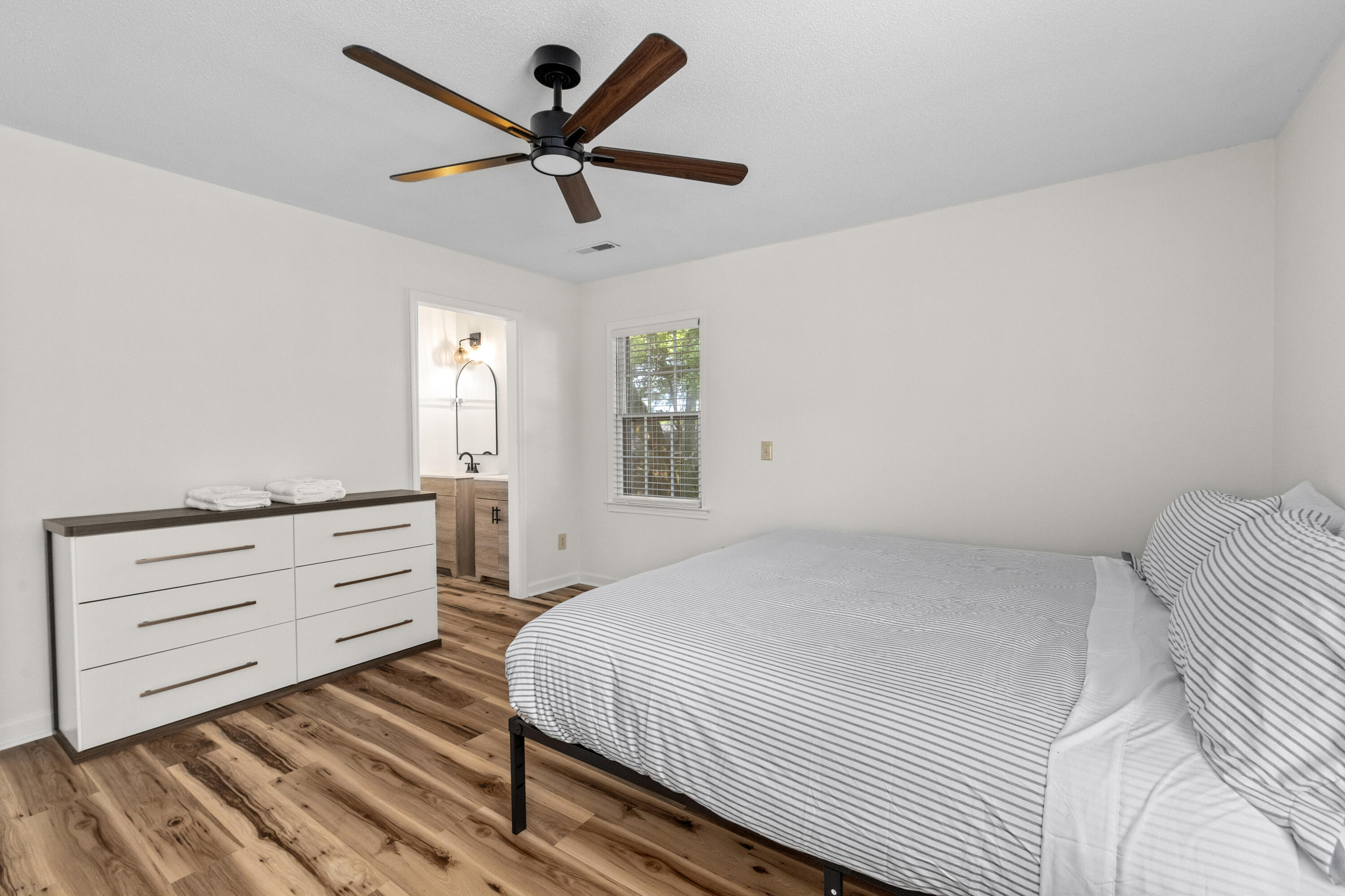 8113 Waltham Road North Charleston, SC 29406 - Photo 21 of 48 8113WalthamRd-CasaVerdeMediaLLC36