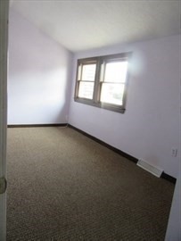 71 B Bay Street, Unit B Hull, MA 02045 - Photo 14 of 19 an empty room with a window
