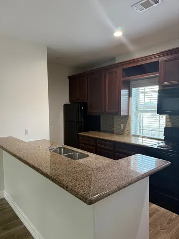 $1,200 | 716 Kolb Road, Unit 204, South Houston, TX 77587