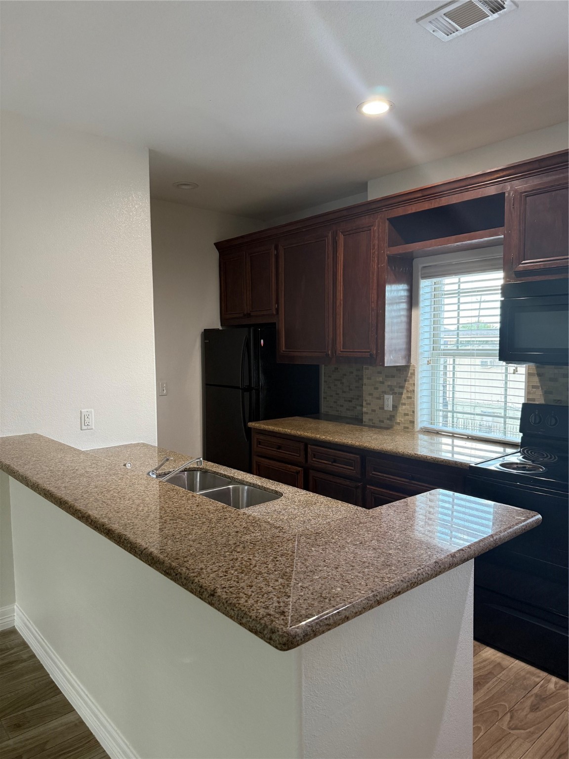 716 Kolb Road, Unit 204 South Houston, TX 77587 - Photo 3 of 10