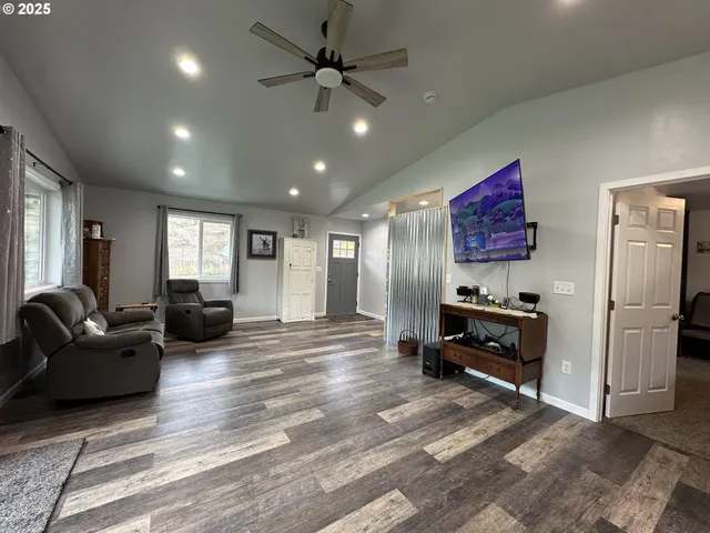 $429,000 | 24826 South S Highway, Canyon City, OR 97820