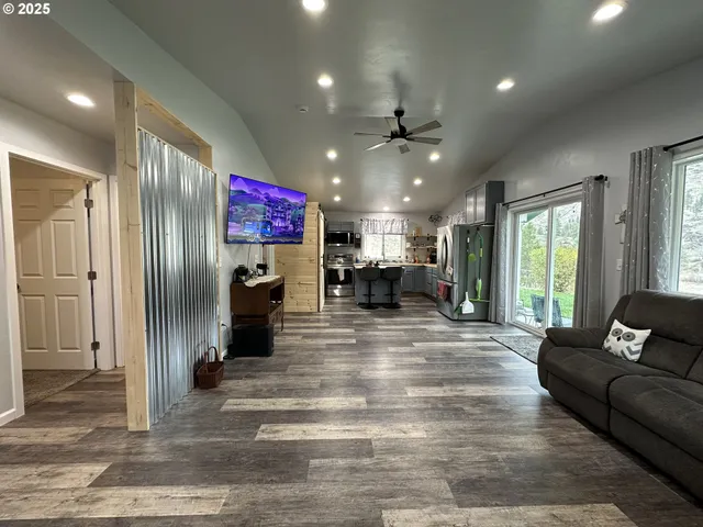 $429,000 | 24826 South S Highway, Canyon City, OR 97820