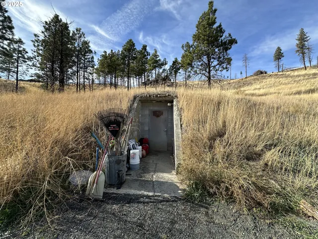 $429,000 | 24826 South S Highway, Canyon City, OR 97820