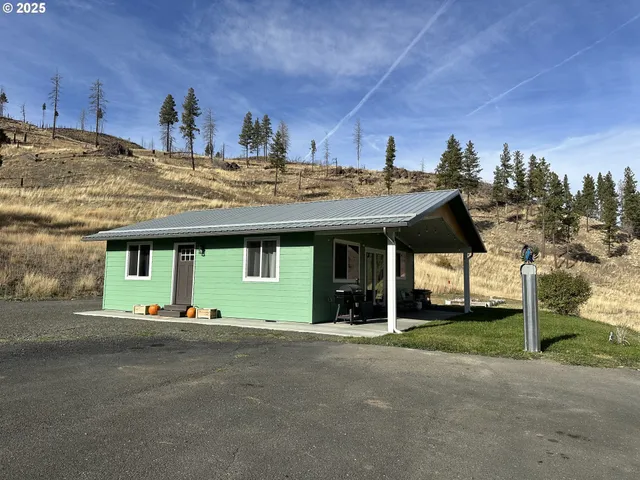 $429,000 | 24826 South S Highway, Canyon City, OR 97820