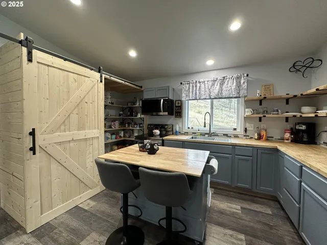 $429,000 | 24826 South S Highway, Canyon City, OR 97820