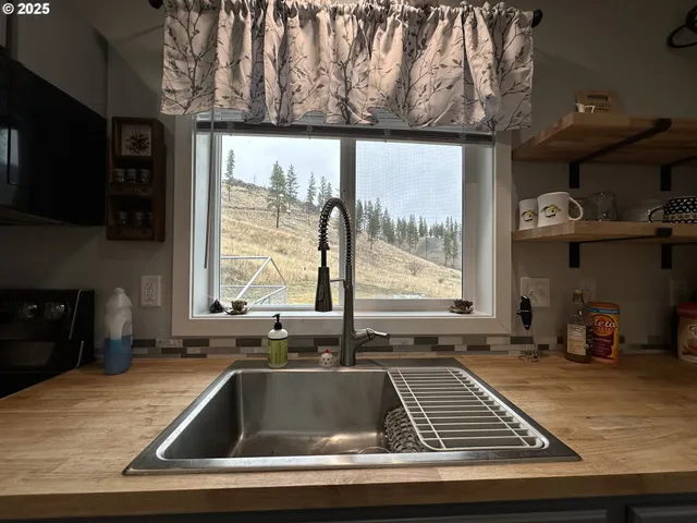 $429,000 | 24826 South S Highway, Canyon City, OR 97820