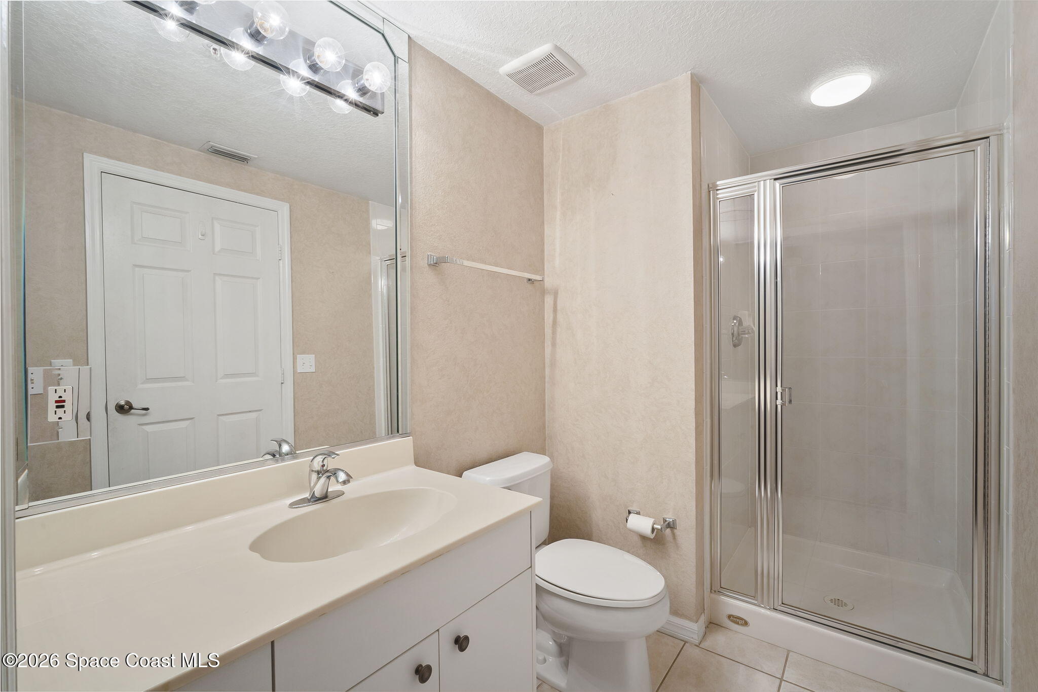 104 Riverside Drive, Unit 403 Cocoa, FL 32922 - Photo 9 of 61 Hall Bath