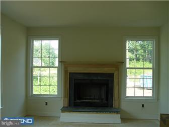 927 Nottingham Road Pottstown, PA 19465 - Photo 4 of 9