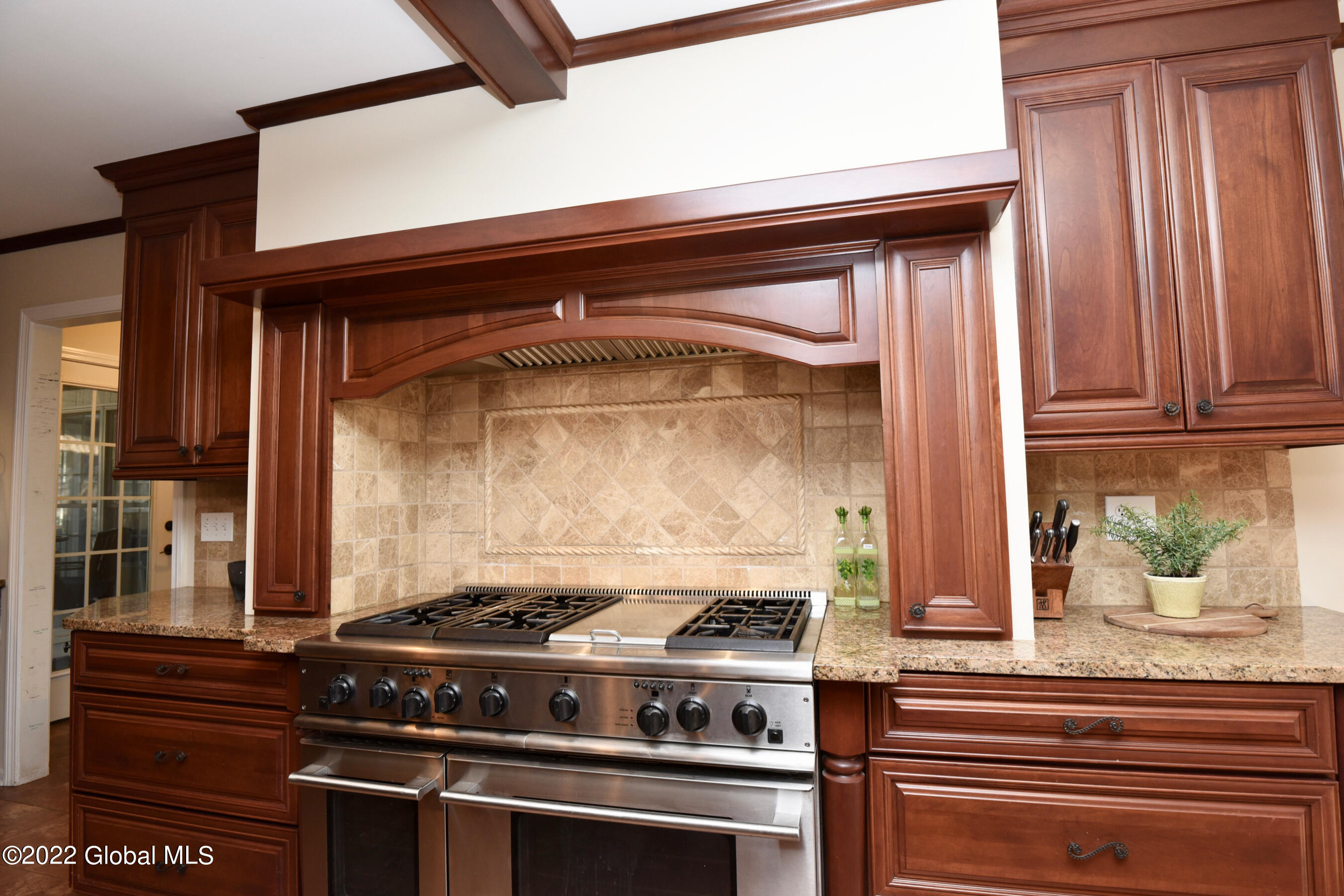 2467 Rosendale Road Niskayuna, NY 12309 - Photo 9 of 82 13