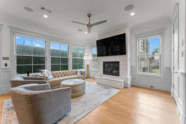 $4,800 | 426 Marshall Street, Houston, TX 77006