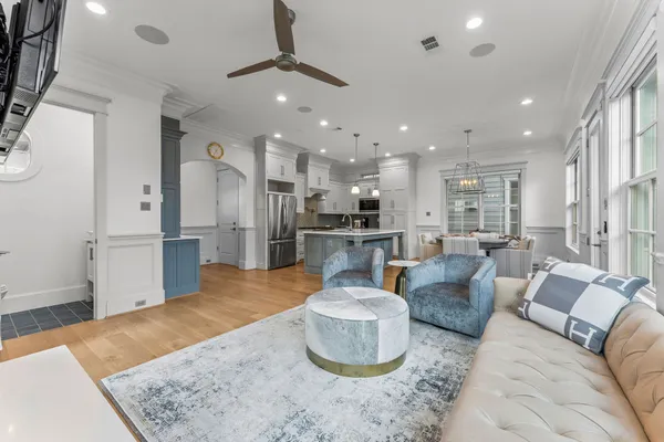 $4,800 | 426 Marshall Street, Houston, TX 77006
