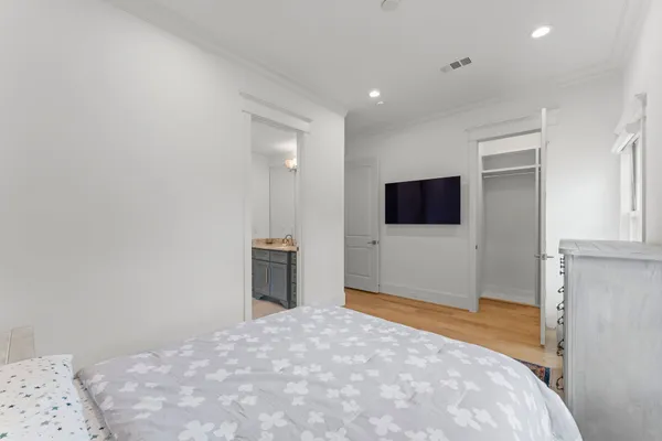 $4,800 | 426 Marshall Street, Houston, TX 77006