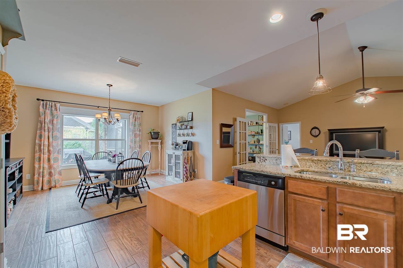 25152 Fairfax Road Daphne, AL 36526 - Photo 12 of 36 Kitchen