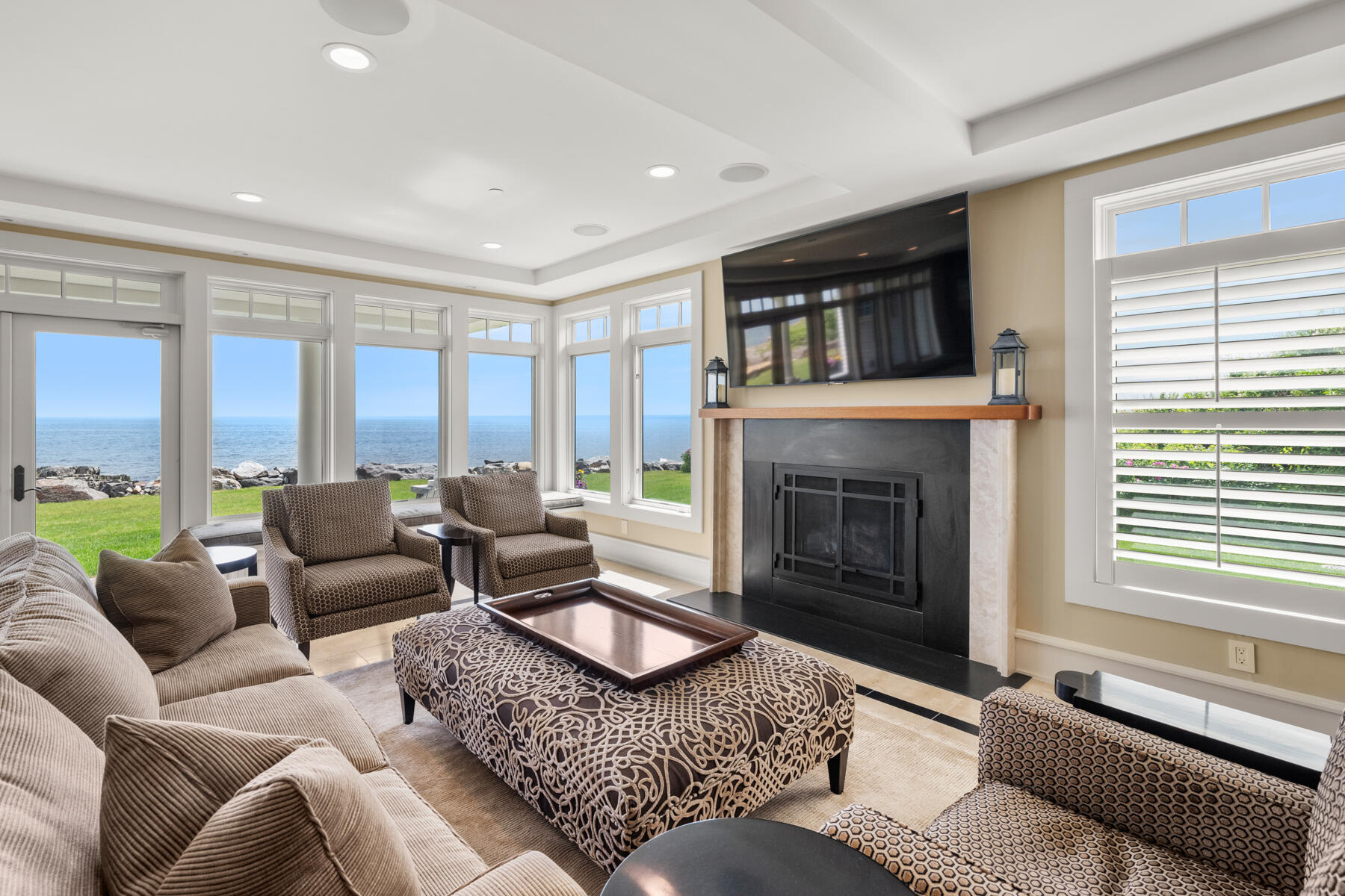 121 Bald Head Cliff Road York, ME 03902 - Photo 13 of 51 Family Room