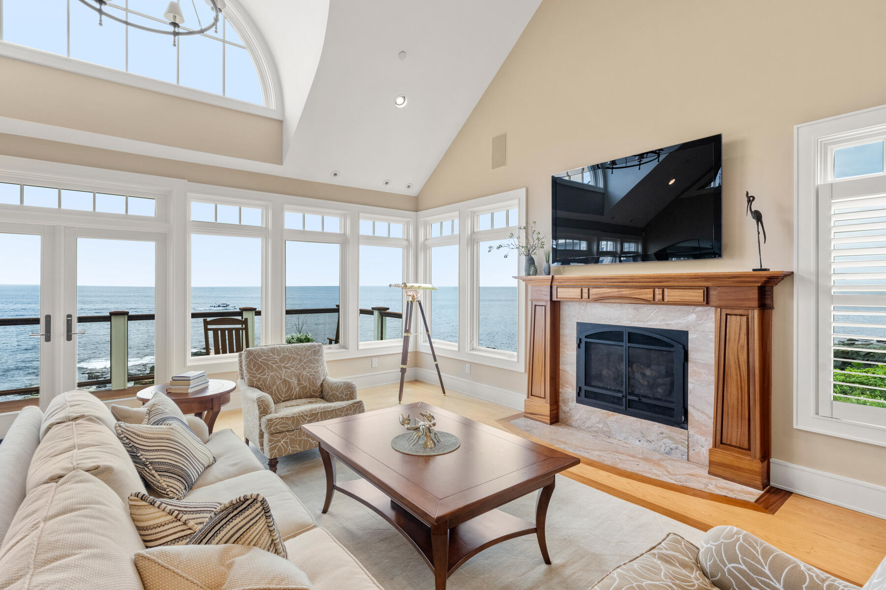121 Bald Head Cliff Road York, ME 03902 - Photo 26 of 51 Living Room