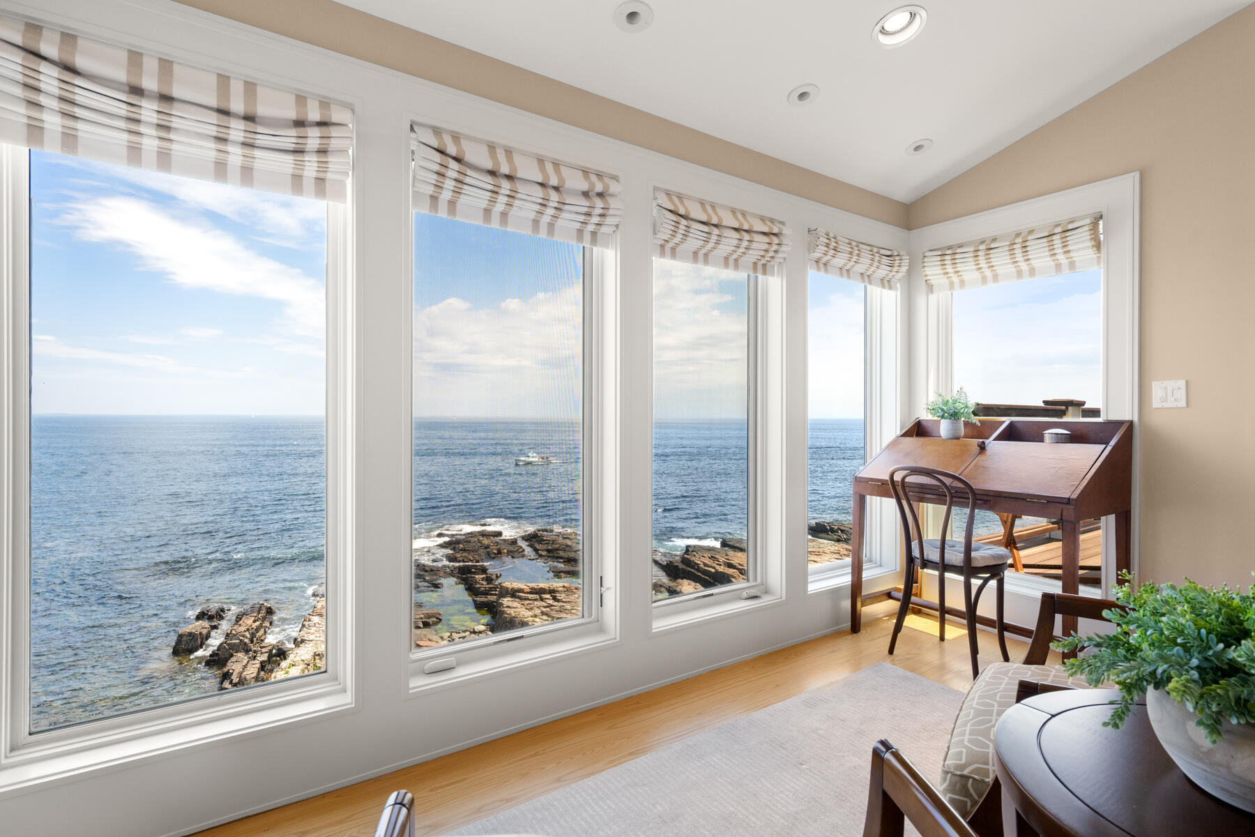 121 Bald Head Cliff Road York, ME 03902 - Photo 42 of 51 Primary Bedroom