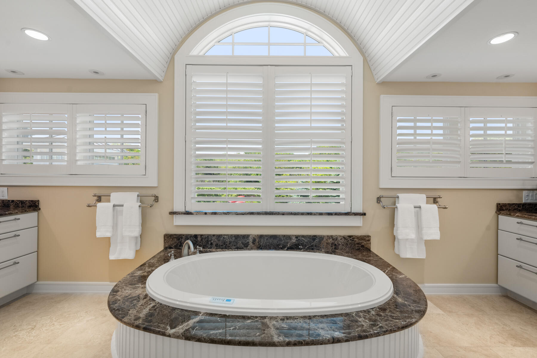 121 Bald Head Cliff Road York, ME 03902 - Photo 43 of 51 Primary Bathroom