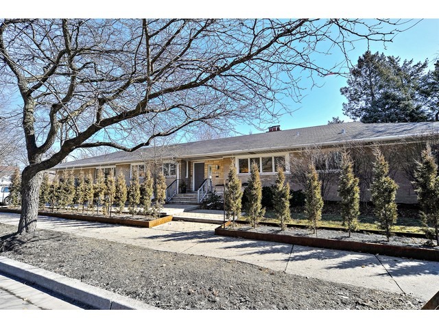 an outdoor view of a building