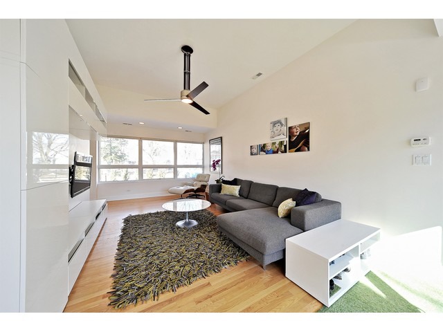 2921 Sheridan Road Evanston, IL 60201 - Photo 18 of 25 a living room with furniture and a large window