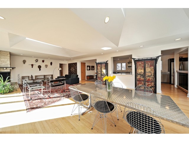 2921 Sheridan Road Evanston, IL 60201 - Photo 6 of 25 a living room with furniture and wooden floor