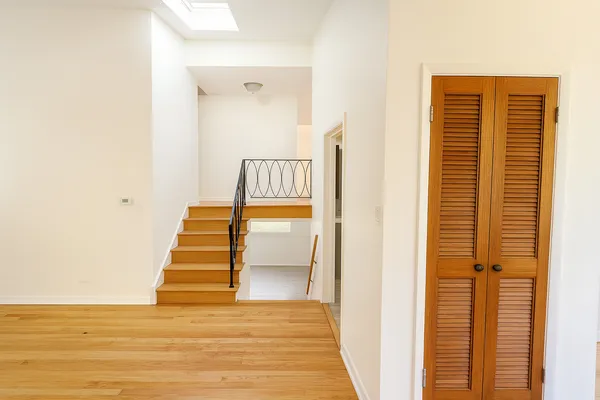 $2,750 | 8557 North National Avenue, Unit 8557, Niles, IL 60714