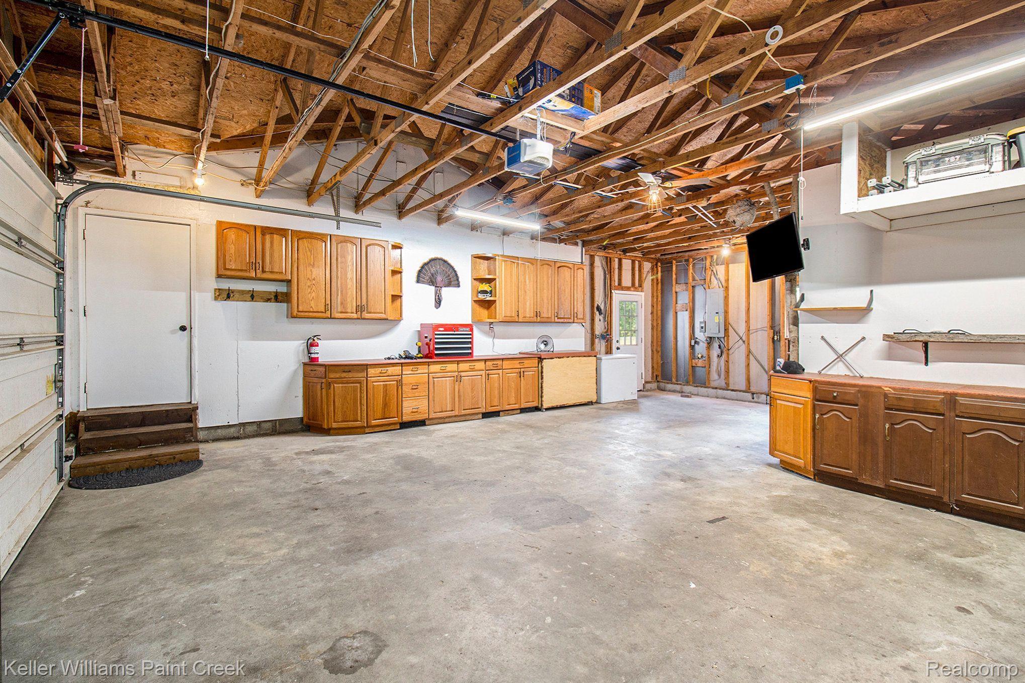 2226 Layton Road Fowlerville, MI 48836 - Photo 11 of 17 Gallery Image 11