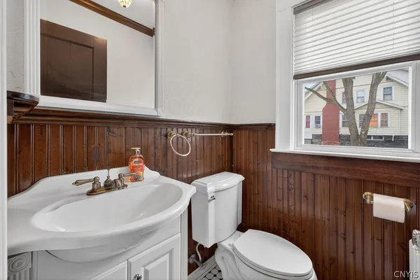 $279,900 | 1062 Bellevue Avenue, Syracuse, NY 13204