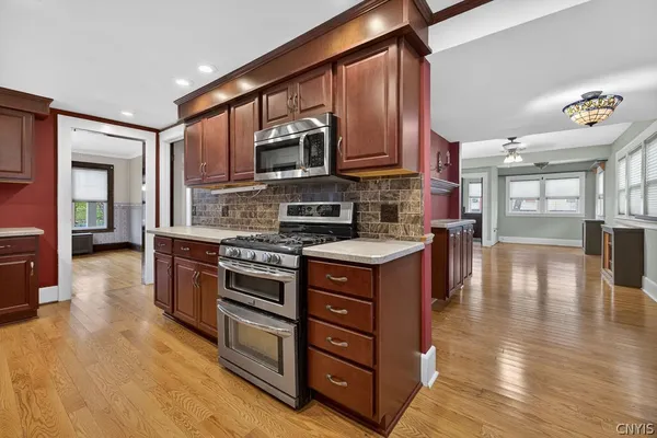 $279,900 | 1062 Bellevue Avenue, Syracuse, NY 13204