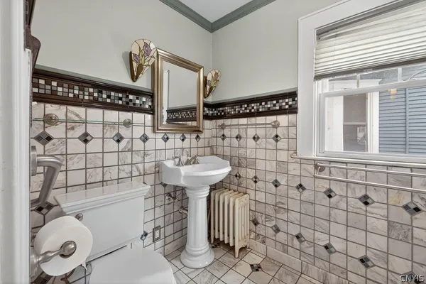 $279,900 | 1062 Bellevue Avenue, Syracuse, NY 13204