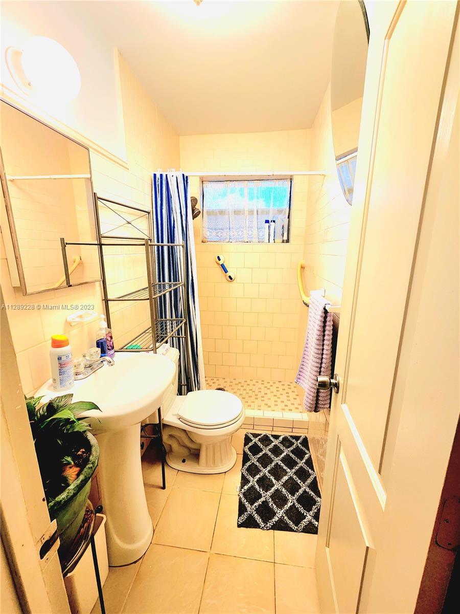 104 Thomas Road West Park, FL 33023 - Photo 22 of 24 Gallery Image 22
