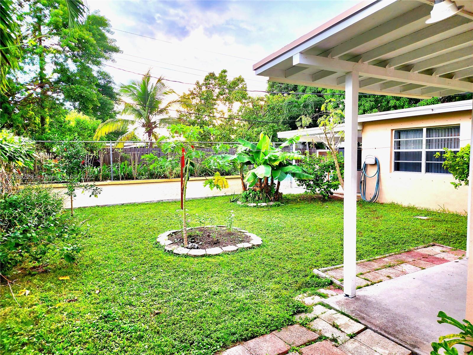 104 Thomas Road West Park, FL 33023 - Photo 6 of 24 Gallery Image 6