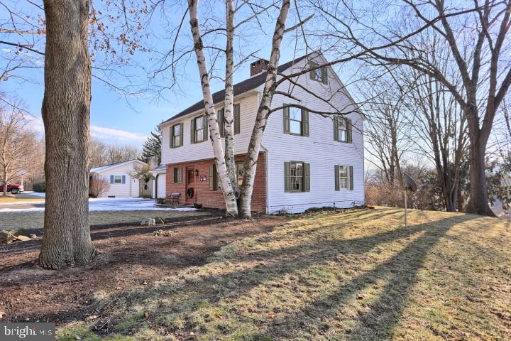 207 Oak Road New Bloomfield, PA 17068 - Photo 2 of 34 Gallery Image 2