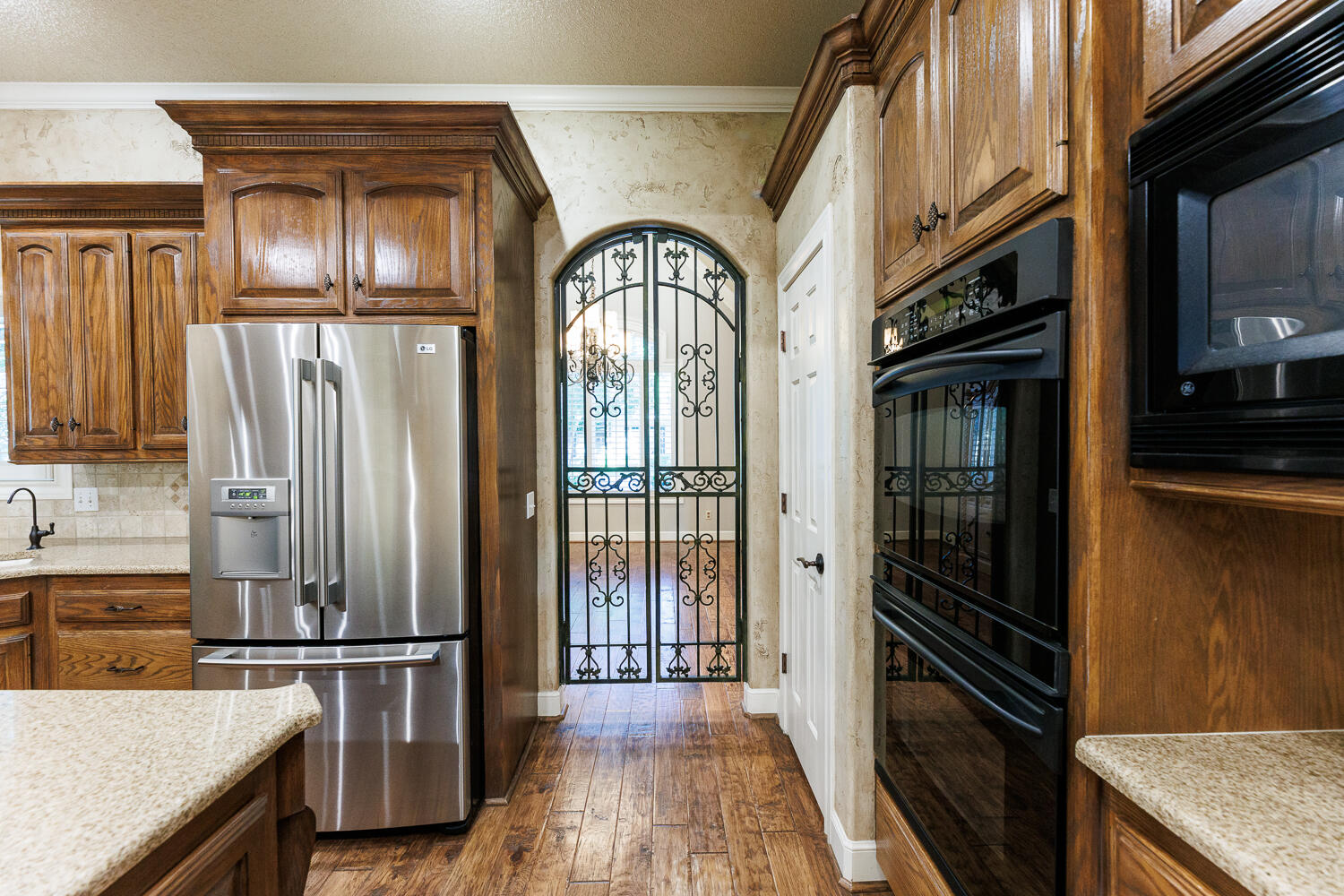 9809 Topeka Avenue Lubbock, TX 79424 - Photo 26 of 87 Kitchen