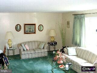 10 Mill Bend Road Hamilton Square, NJ 08690 - Photo 2 of 6 Gallery Image 2