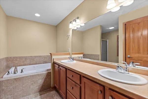 $364,900 | W162-s7035 Olive Circle, Muskego, WI 53150