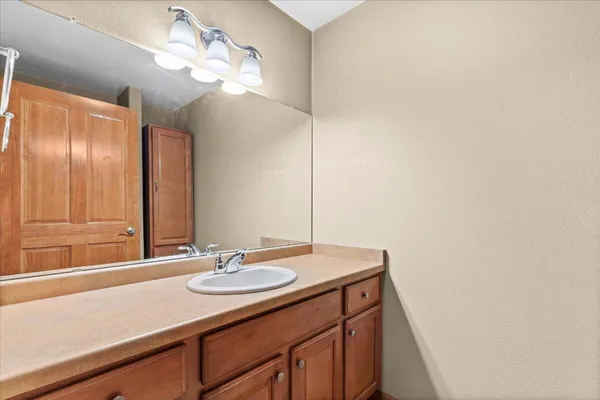 $364,900 | W162-s7035 Olive Circle, Muskego, WI 53150