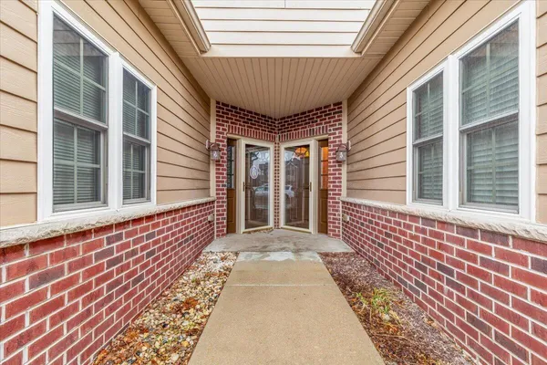 $364,900 | W162-s7035 Olive Circle, Muskego, WI 53150