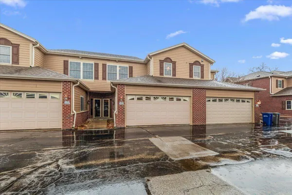 $364,900 | W162-s7035 Olive Circle, Muskego, WI 53150