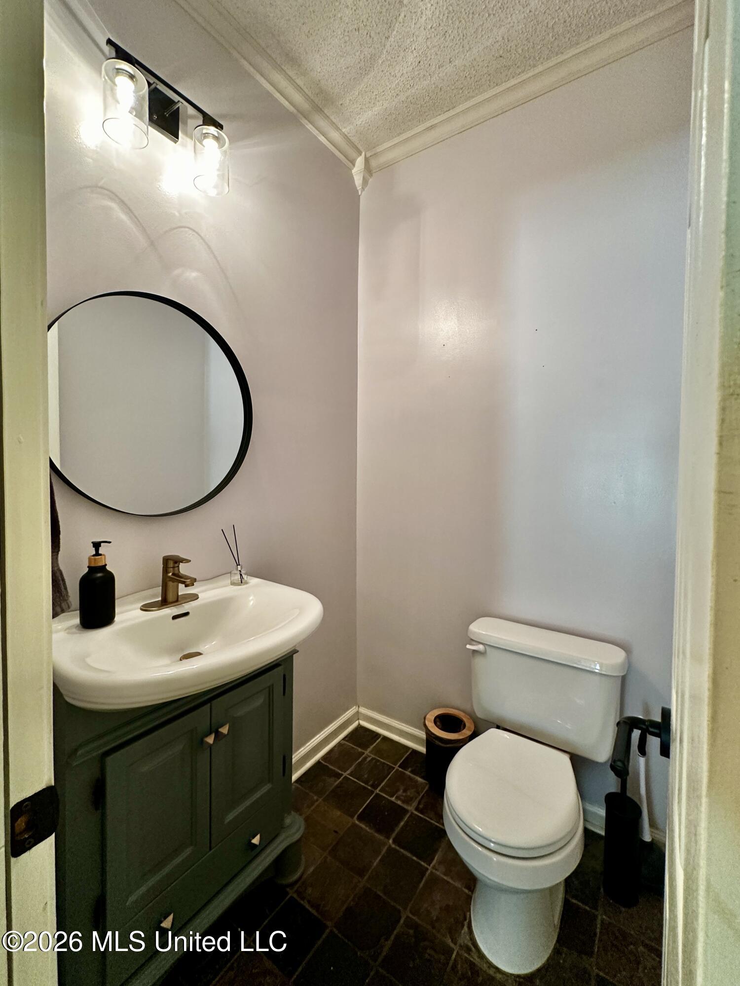 8863 Sheltowee Trail Hernando, MS 38632 - Photo 9 of 22 Downstairs half bath
