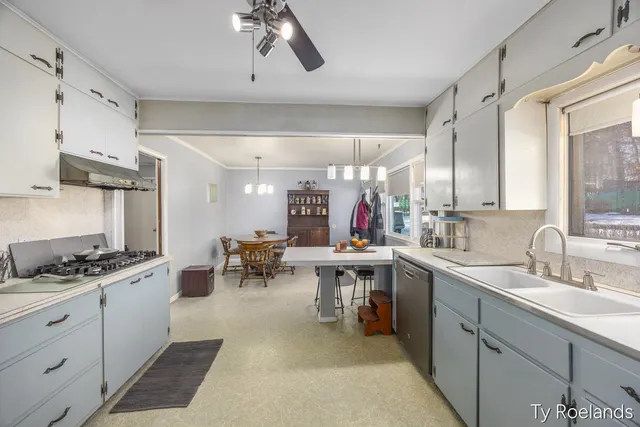 $129,000 | 727 East Washington Street, Ionia, MI 48846