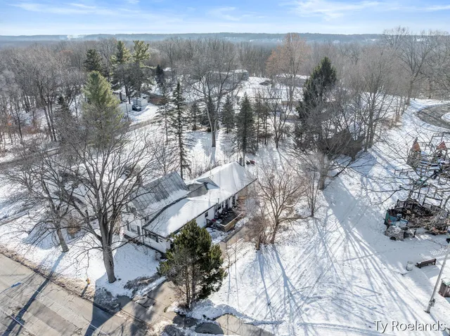 $129,000 | 727 East Washington Street, Ionia, MI 48846