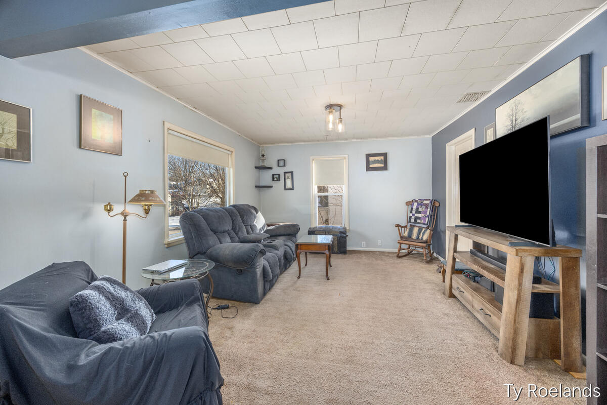 727 East Washington Street Ionia, MI 48846 - Photo 4 of 25 727-E-Washington_003