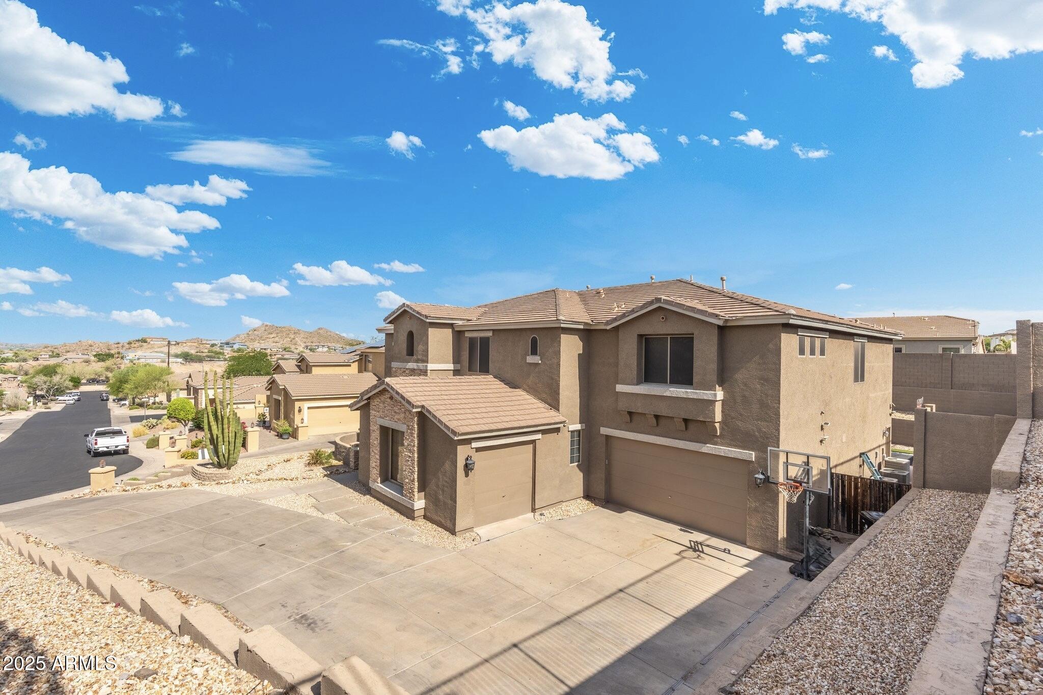 6202 West Maya Drive Phoenix, AZ 85083 - Photo 3 of 43 a living room with a couch
