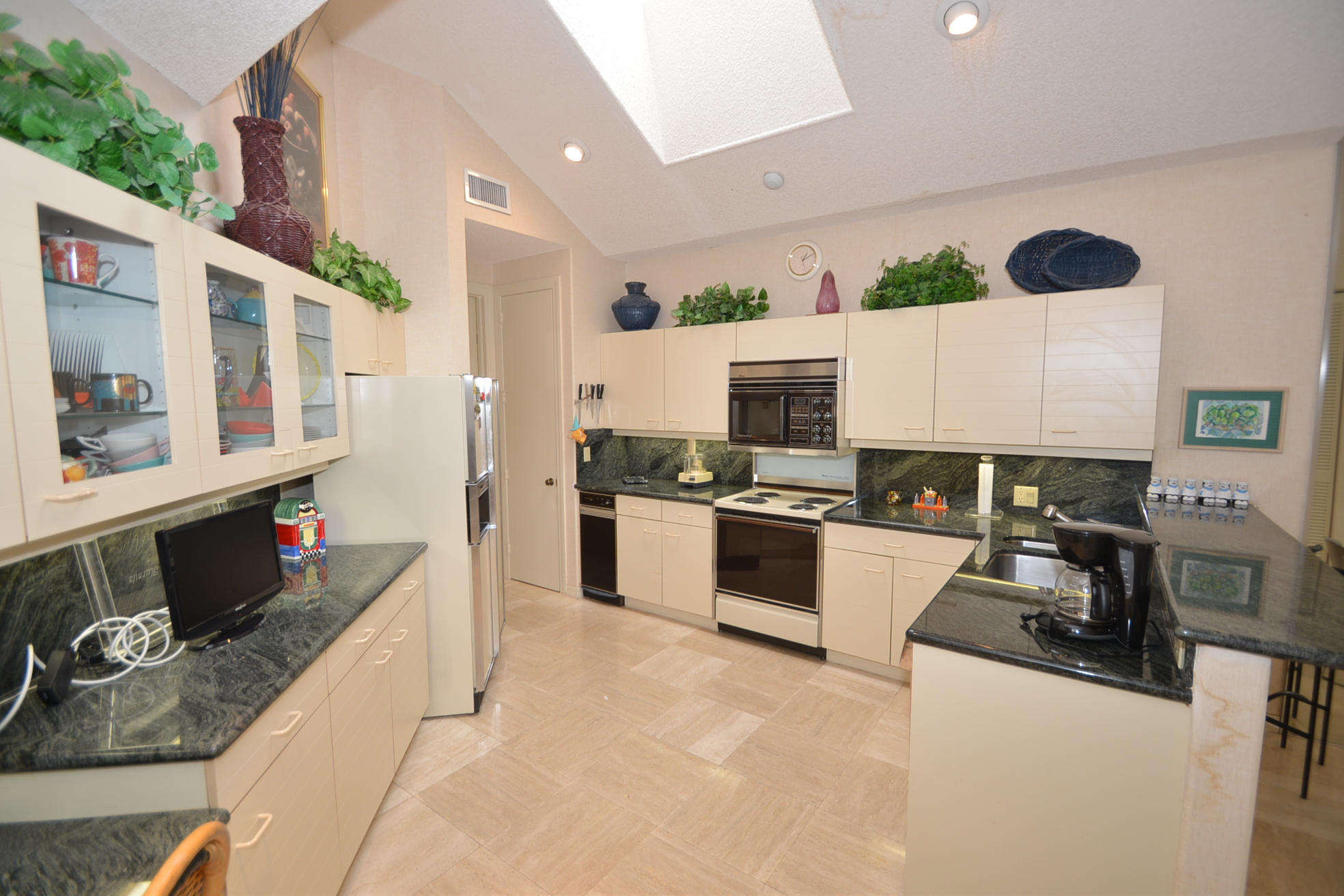 7551 Rexford Road Boca Raton, FL 33434 - Photo 14 of 37 DSC_8522