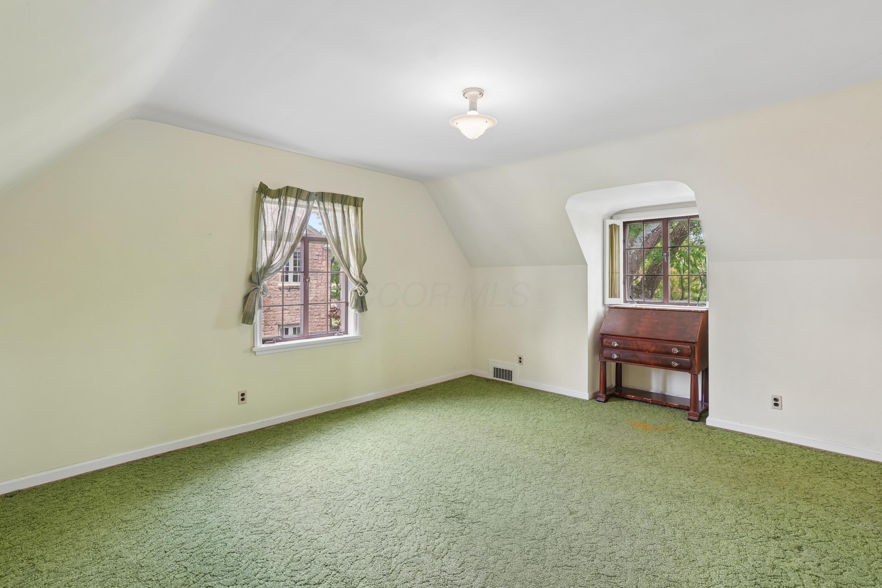2050 Upper Chelsea Road Columbus, OH 43221 - Photo 39 of 62